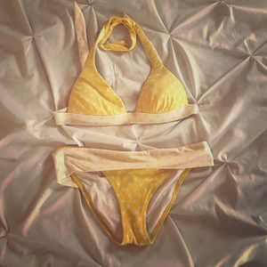 Adorable yellow polka dot bikini 👙